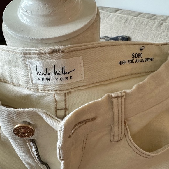 Nicole Miller New York  jeans, Cream color size 4 high rise ankle skinny - Picture 6 of 6